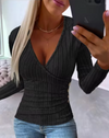 Wickelshirt mit V-Ausschnitt | Figurbetont | Perfekt für Freizeit und Büro | Rippstrick-Design