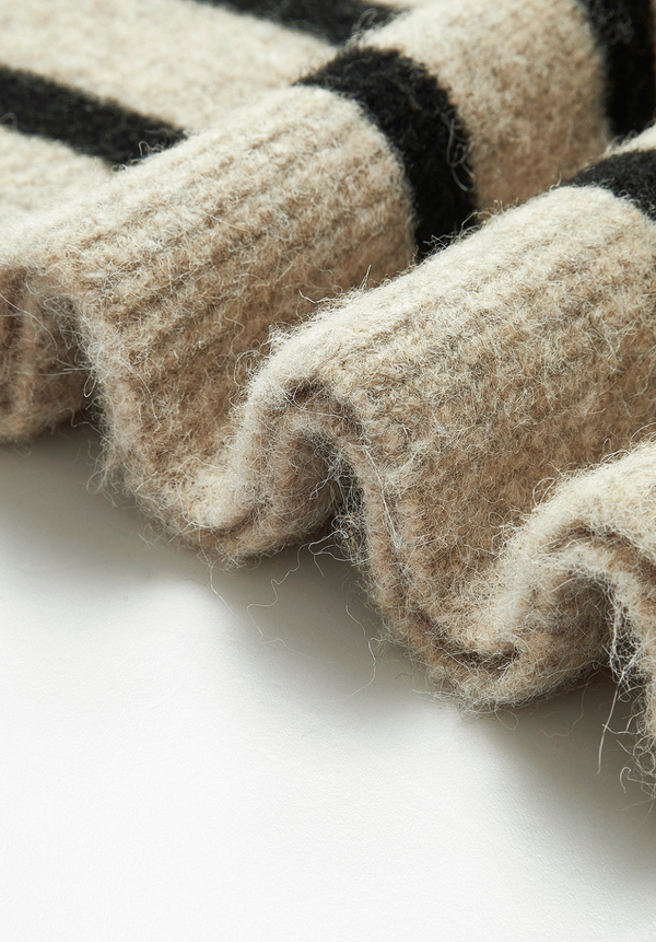 Gestreifte Strickjacke mit Kragen | Modern & Schick | Freizeit & Büro | Weiches Material