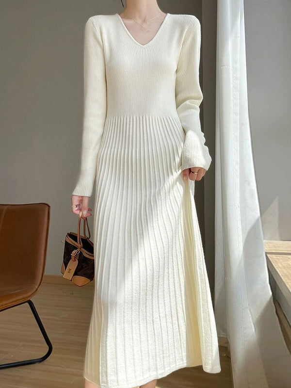 Plissiertes Maxikleid mit V-Ausschnitt | Elegant & Schmeichelhaft | Perfekt für besondere Anlässe