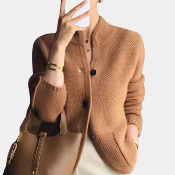 Elegante Strickjacke mit Stehkragen | Büro-tauglich | Feiner Strickkomfort
