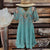 Boho Minikleid mit Paisley-Stickerei | V-Ausschnitt & Rüschen | Sommer & Festival | Luftiger Baumwollmix