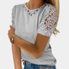 T-Shirt mit Spitzendetail & Strass | Feminin & Alltagstauglich | Casual mit Glamour-Touch
