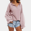 Bluse mit Spitzenärmeln & V-Ausschnitt | Romantik trifft Casual | Verspielt & Edel