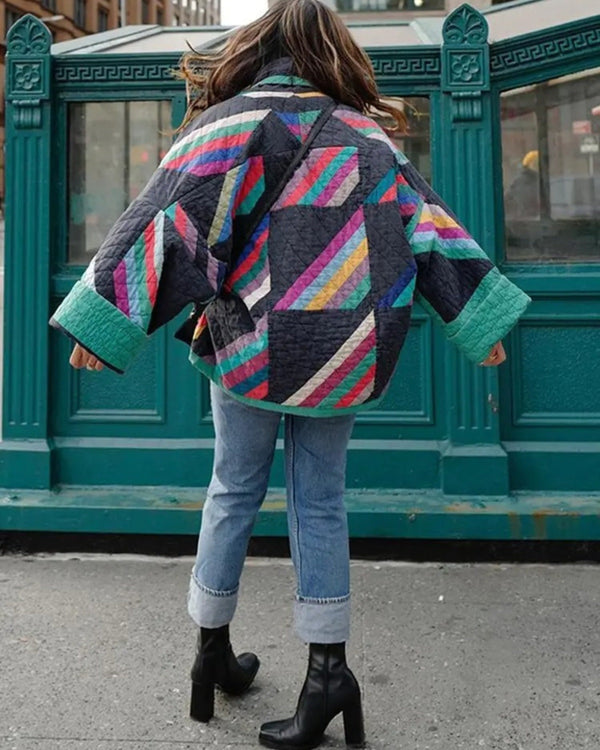 Boho-Strickjacke mit Ethno-Muster | Farbige Akzente | Perfekt für kreative Outfits