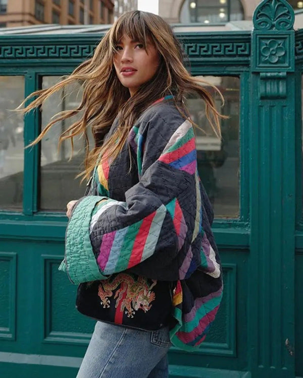 Boho-Strickjacke mit Ethno-Muster | Farbige Akzente | Perfekt für kreative Outfits